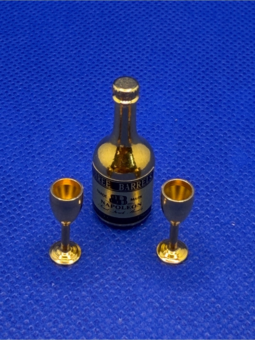 Miniature Gold Bottle and Goblets Party Decoration - Unbranded Gold Set